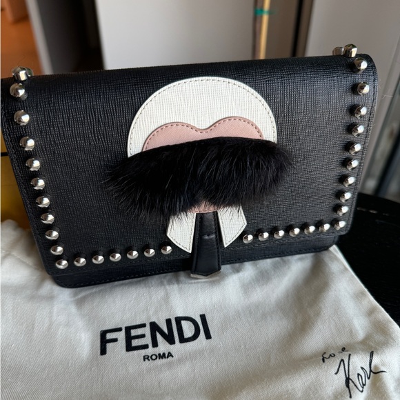 Fendi wallet on chain - Picture 2 of 8